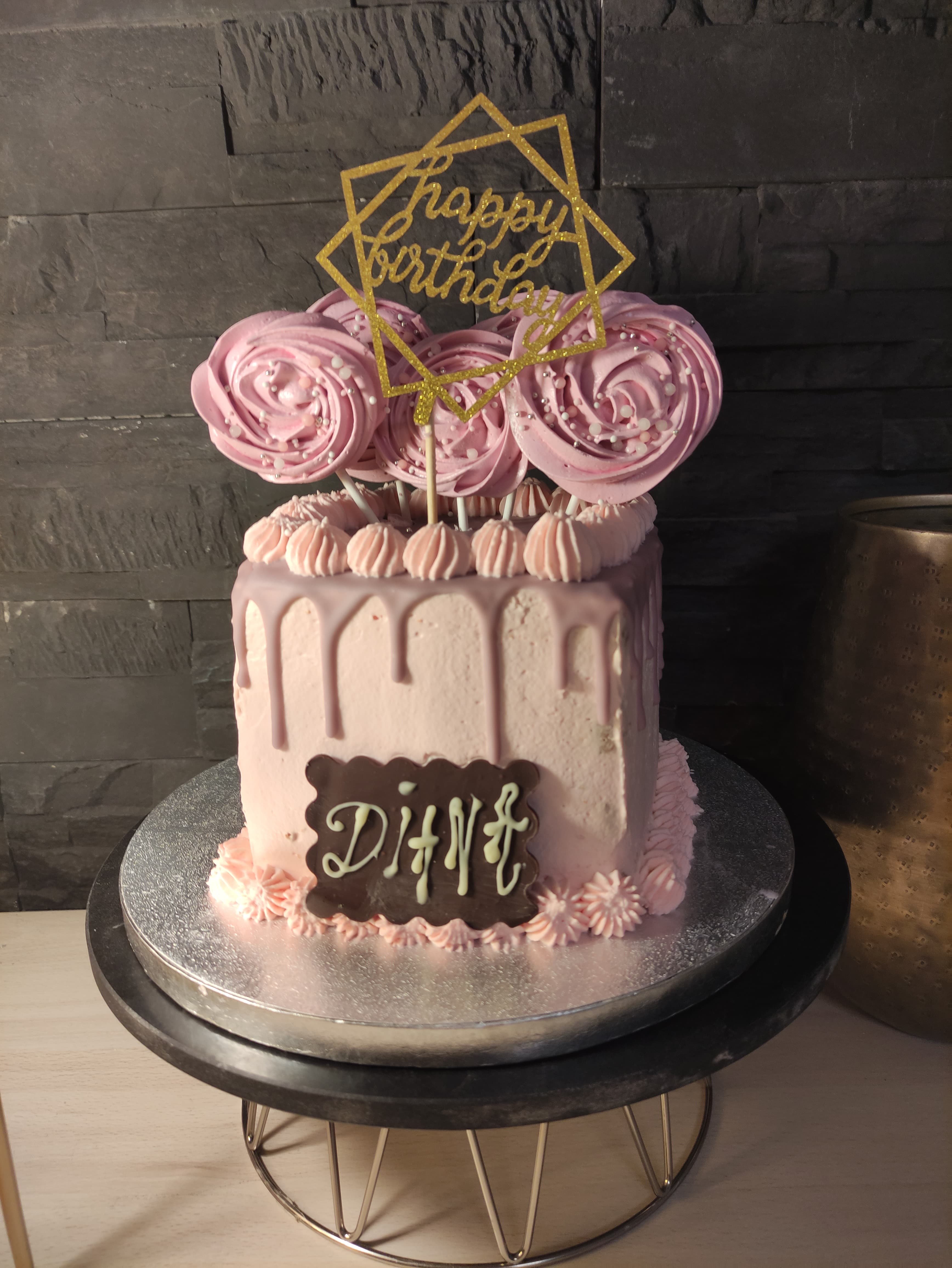 Layer cake gourmand chocolat Layer cake gourmand chocolat pour anniversaire, pâtisserie sur commande à Montauban