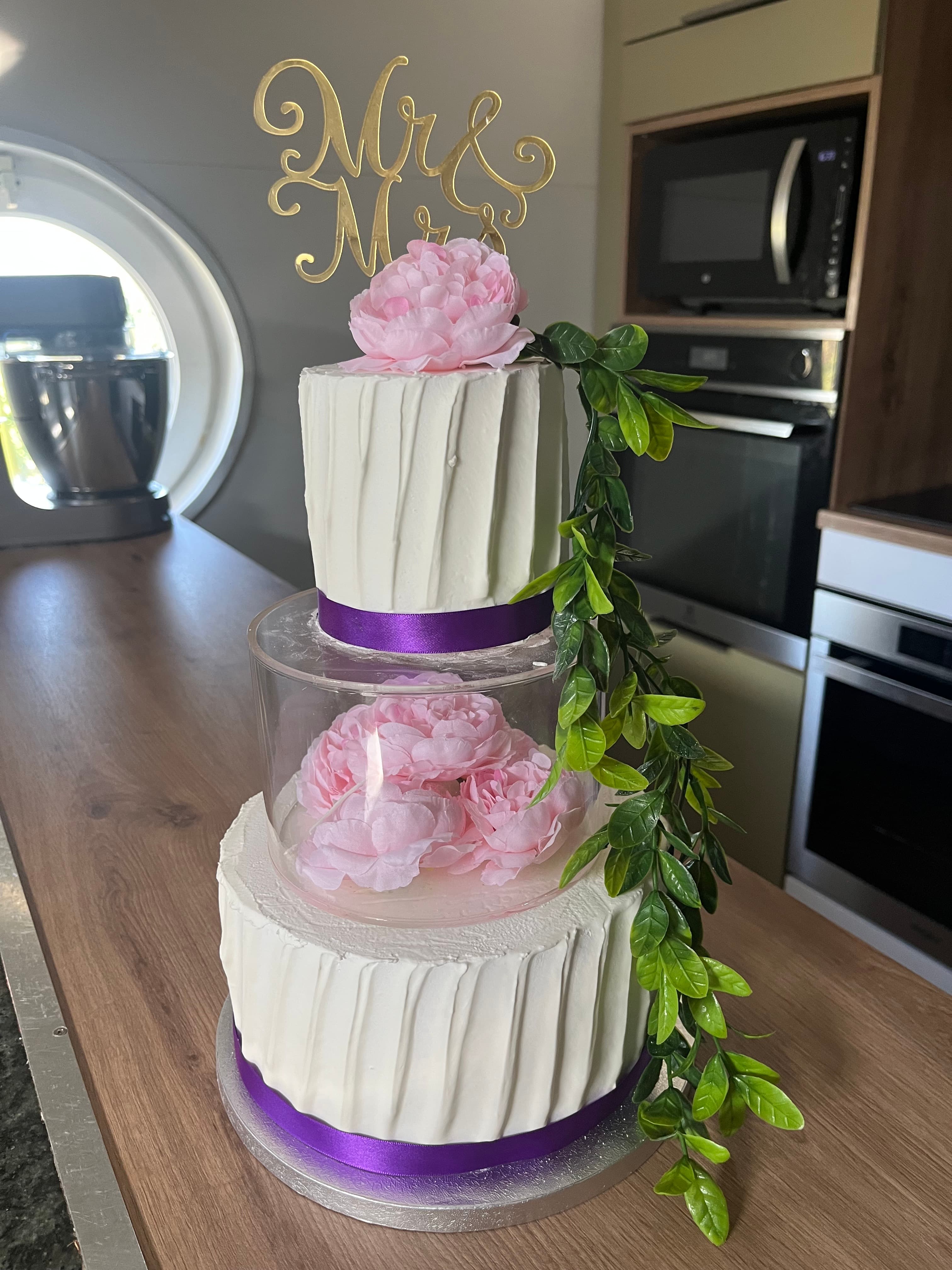 Wedding cake élégant pour mariage à Montauban, création Odyssée Sucrée par Aurore, pâtissière CAP